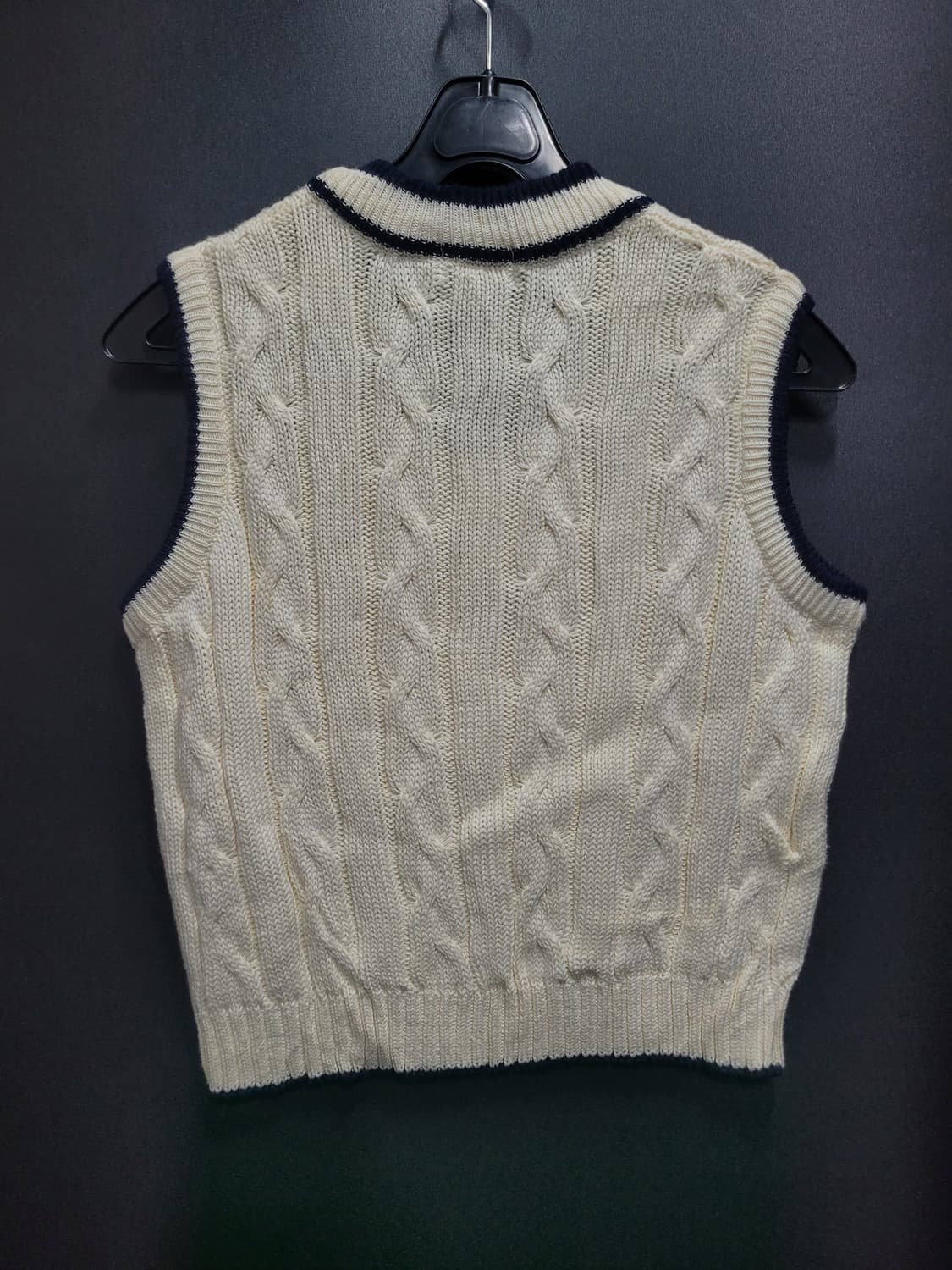 Burberry 버버리 자수로고 크롭 베스트 상품이미지4