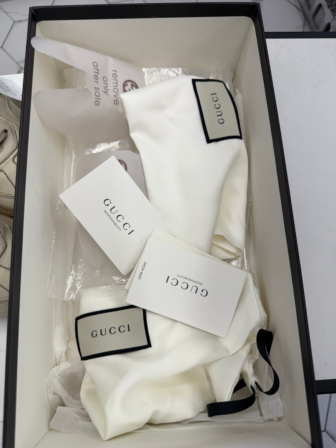 [36.5] 구찌 더티 라이톤 스니커즈 상품이미지7