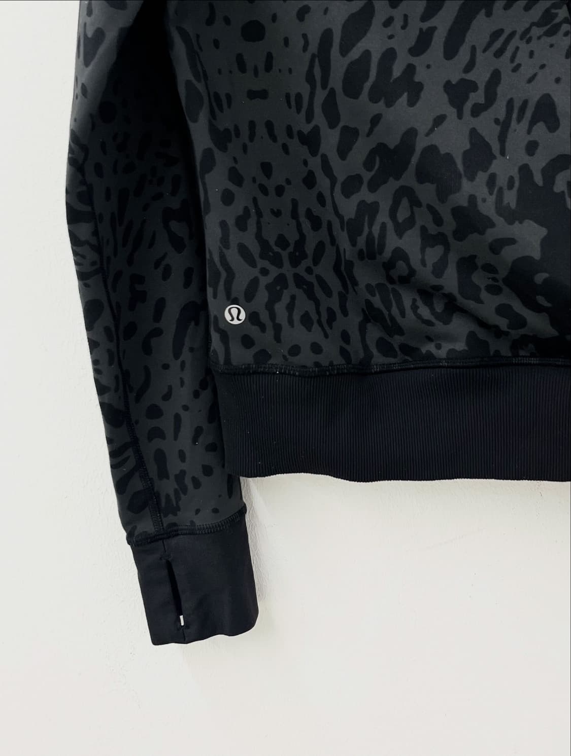 LULULEMON leopard hooded zip-up 상품이미지3