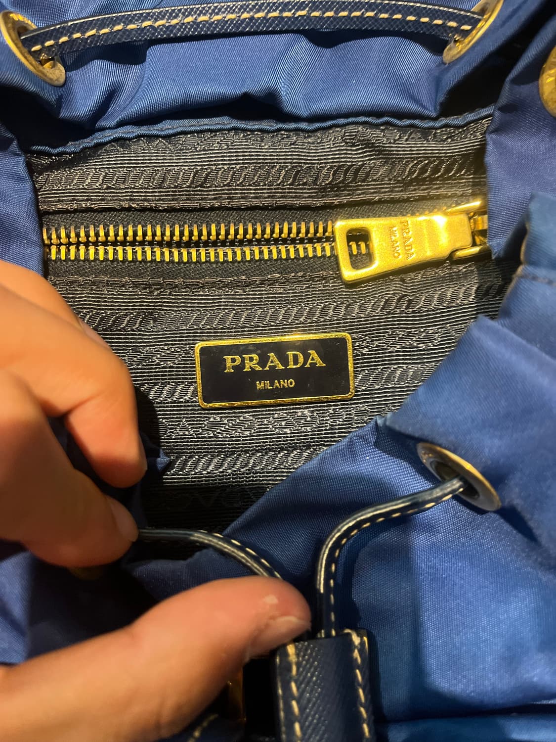 프라다 나일론 백팩 네이비 백화점 구매 정품 상품이미지4