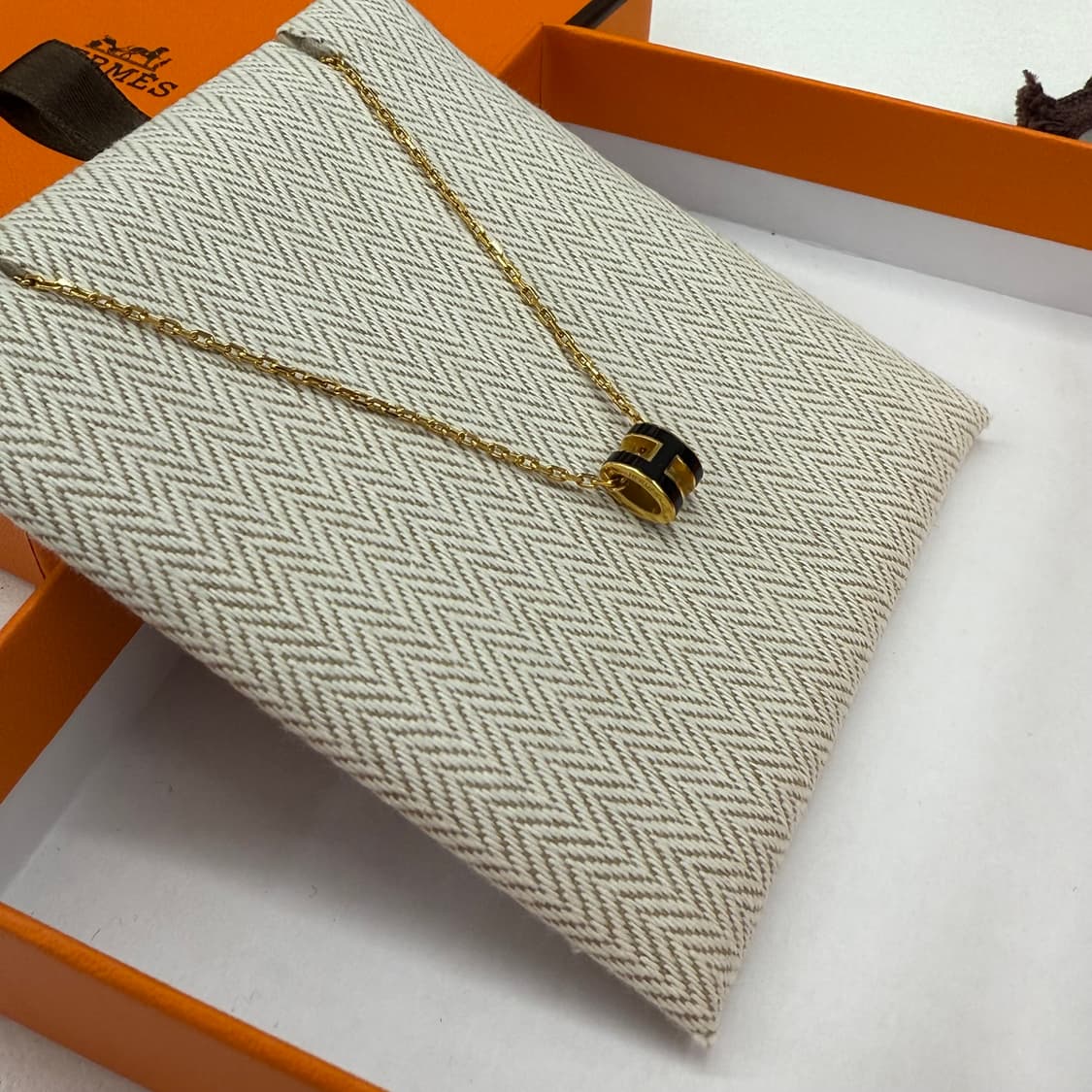 에르메스 팝아슈 미니 목걸이 블랙 골드 상품이미지3