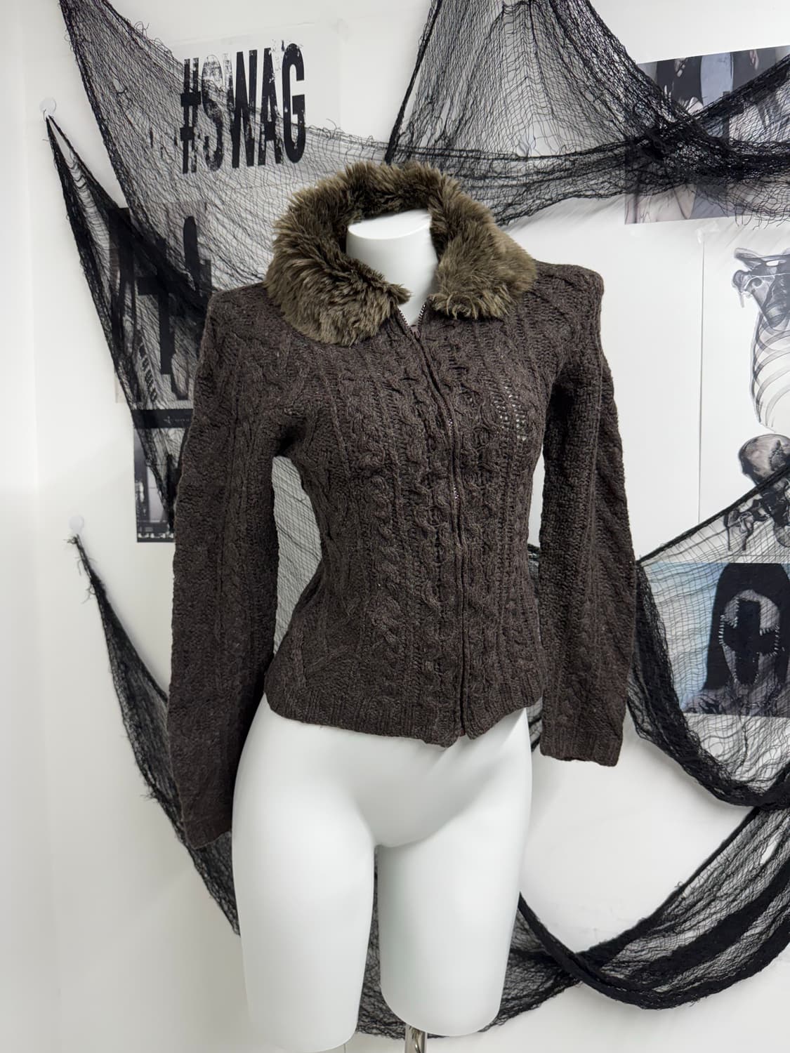 Fur detailed knit zip up 상품이미지1