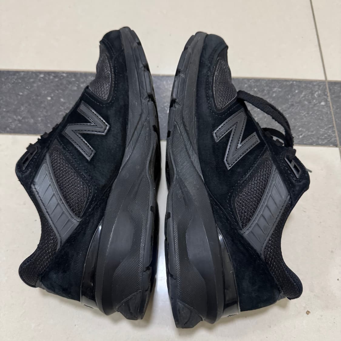 뉴발란스 990v5 D 트리플블랙 265 상품이미지3