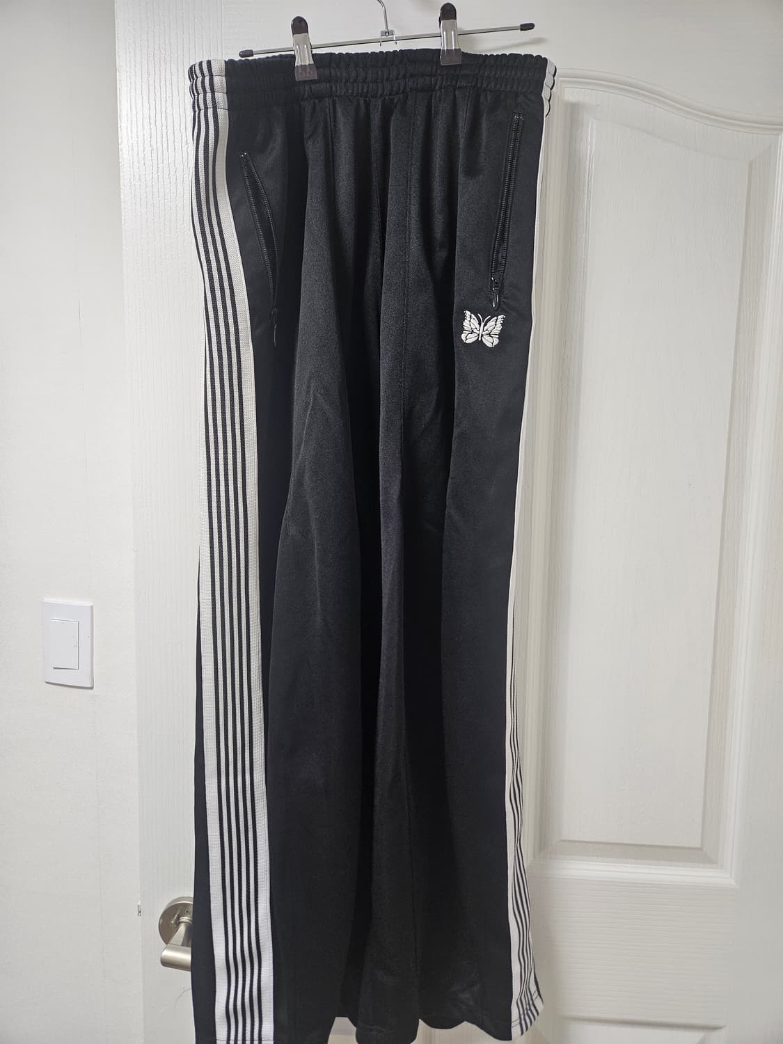 니들스 H.D 트랙팬츠 폴리 검흰 상품이미지1