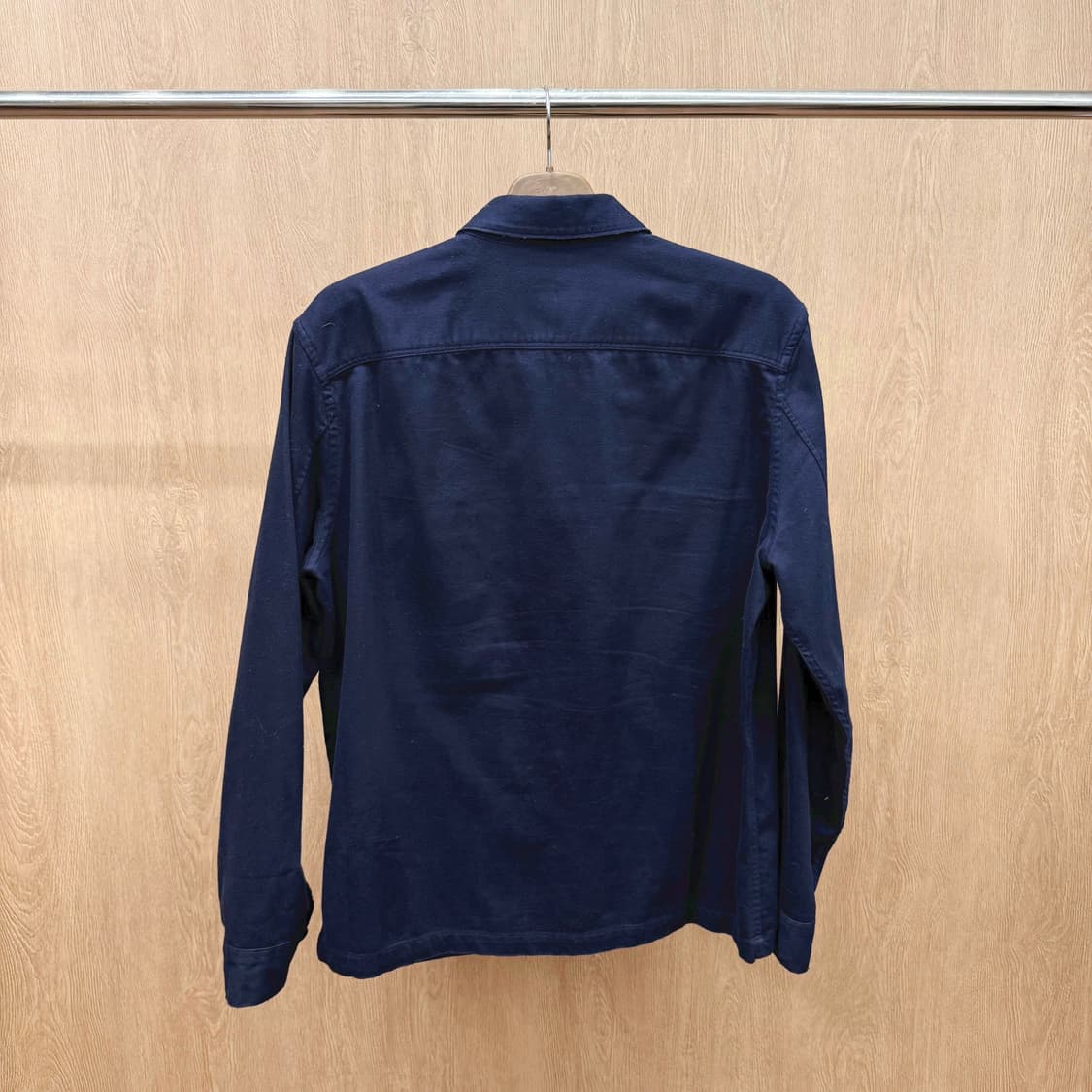 올세인츠 코튼 셔츠 자켓 투포켓 디테일 릴렉스드핏 네이비 상품이미지3