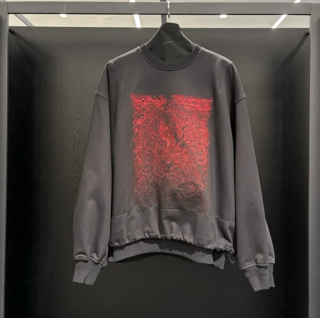 송지오 NIGHT THIEVES 엠브로이드 크루넥 상품이미지1