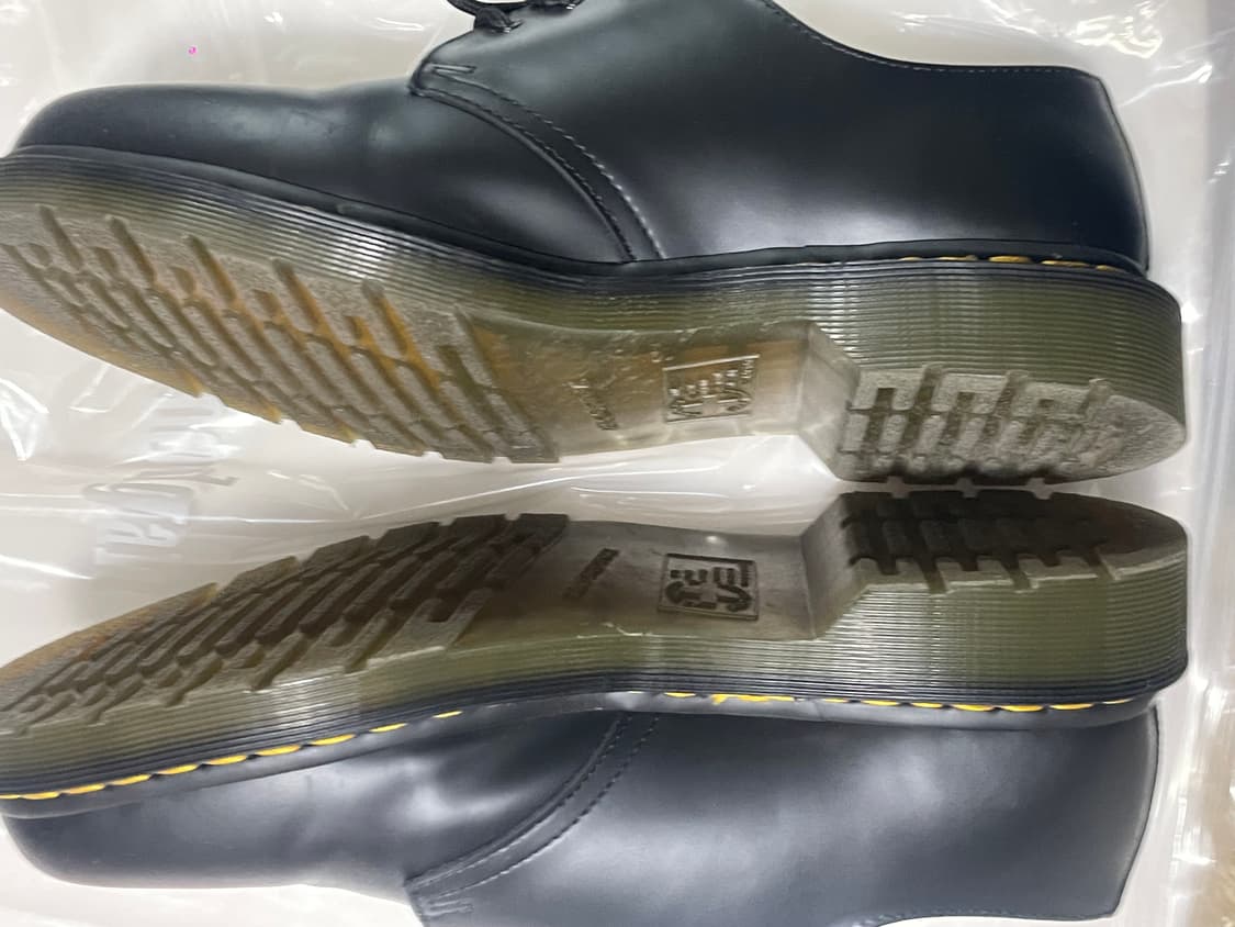 닥터마틴 스무스블랙 290 판매합니다 (실착 2회) 상태매우굿 상품이미지2