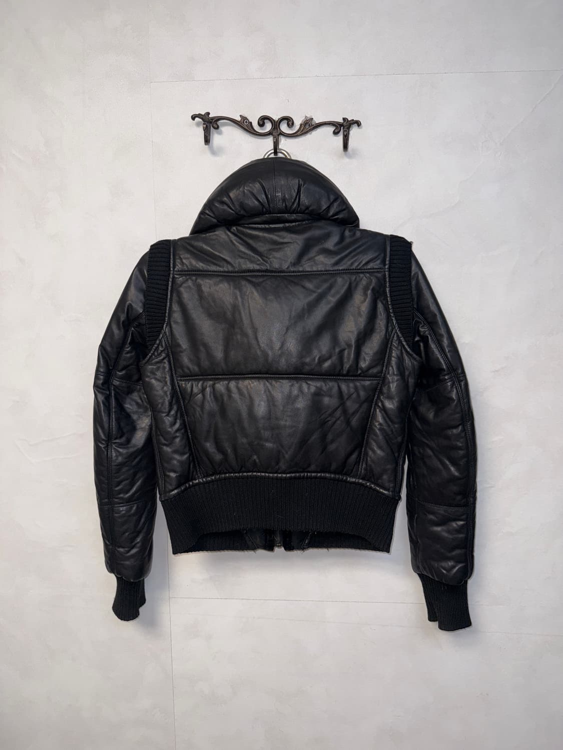 Black cow skin two ways puffer jacket  상품이미지7