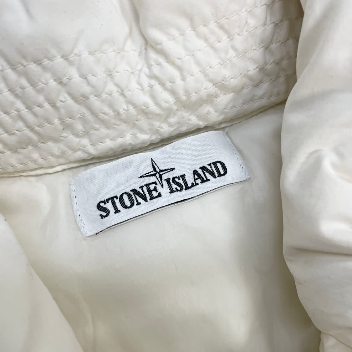 스톤아일랜드 18fw 크링클랩스 다운 패딩 크림 화이트 상품이미지4