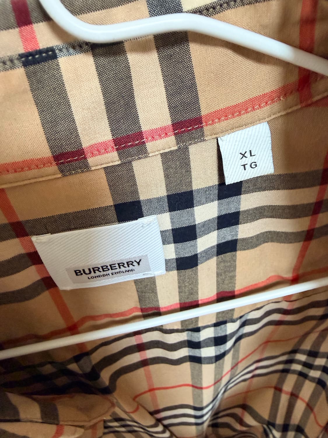 버버리 반팔셔츠 사이즈xl 신품급 상품이미지4