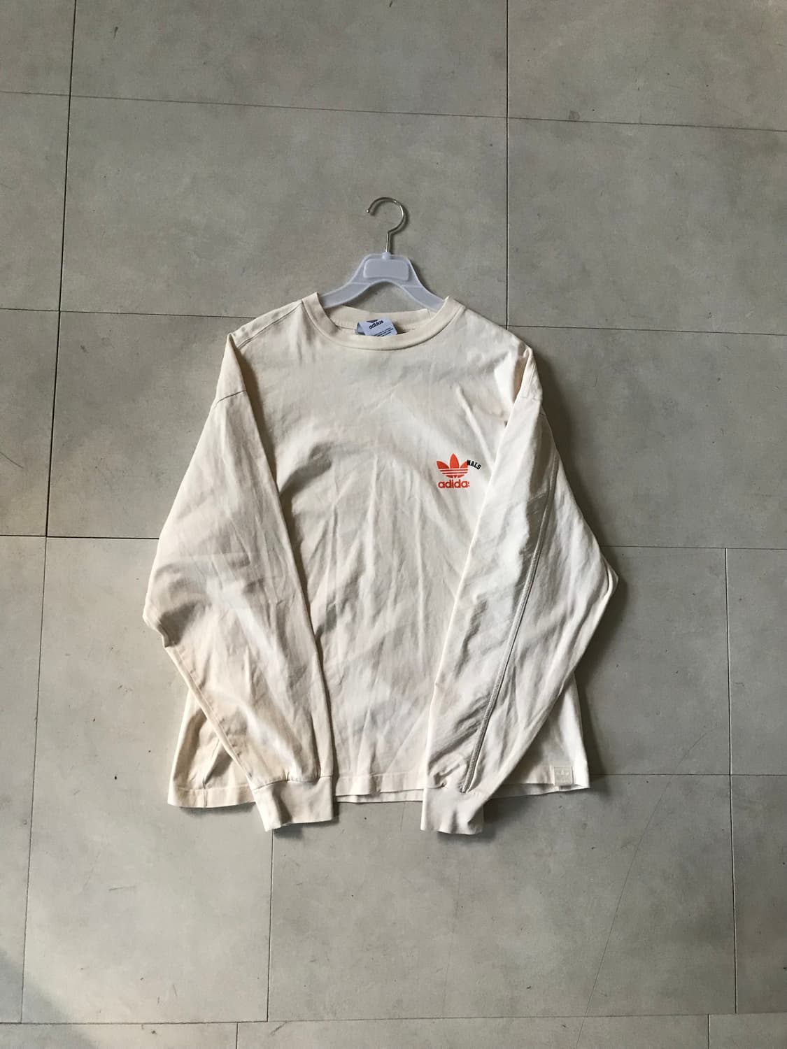 아디다스 아이보리 오버핏 롱슬리브 상품이미지6