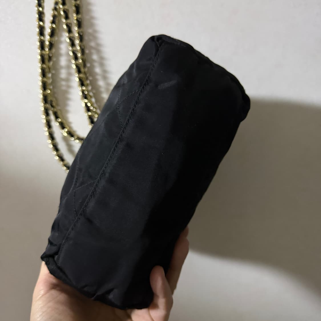 프라다 포코노 나일론 미니 퀄팅 금장 크로스백 상품이미지4