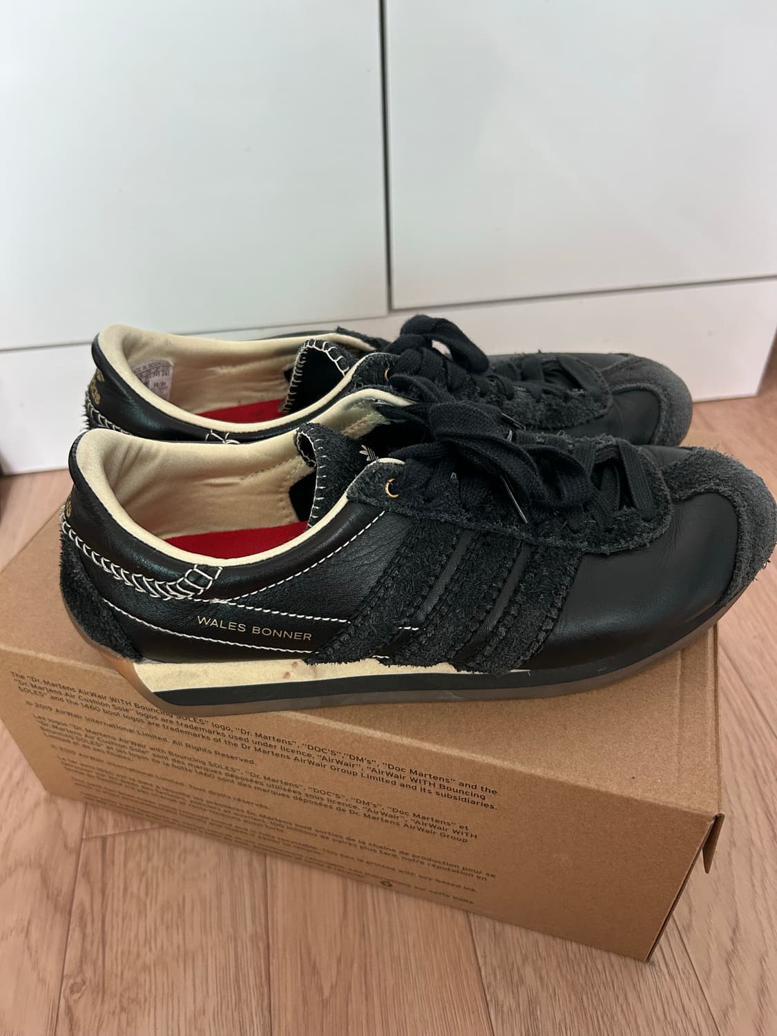 아디다스 x 웨일스 보너 블랙 스니커즈 상품이미지3