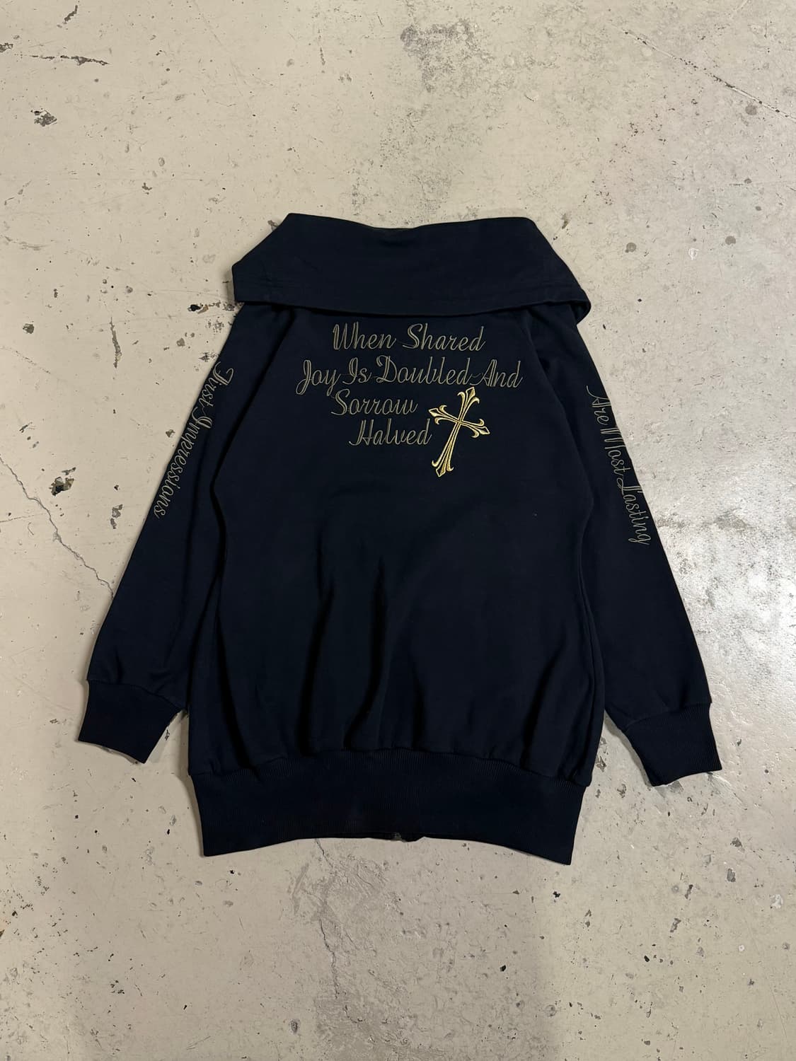 back lettering wide collar point zip-up 상품이미지1