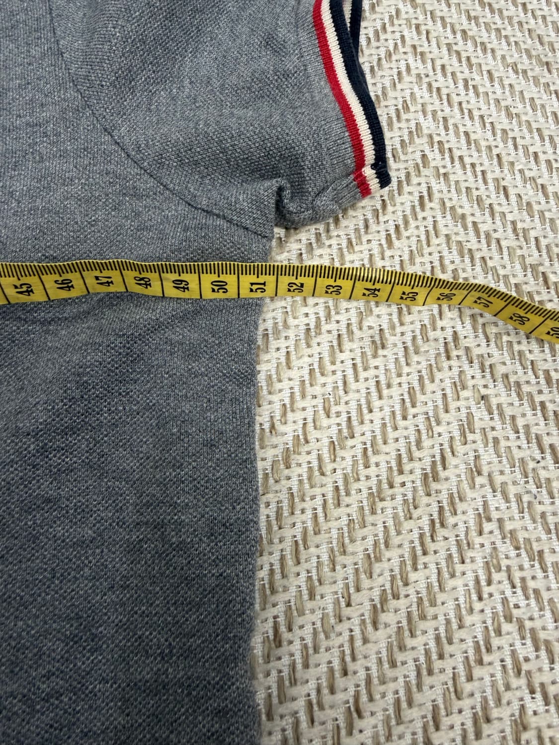 정품) 몽클레어 여성 그레이 삼선 카라 반팔 티셔츠 L 상품이미지9