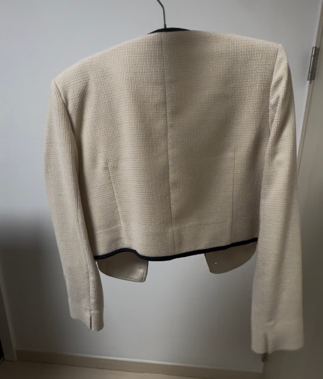 배색 라인 포인트 노카라 크롭 자켓 55 상품이미지2