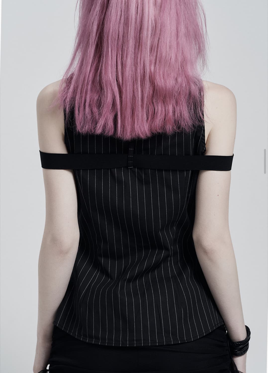 일리오 블랙 벨트 스트라이프 슬리브리스 셔츠 상품이미지3