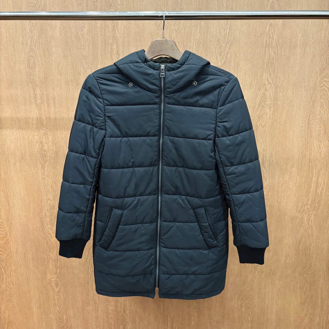 쟈딕 앤 볼테르 후드 패딩 코트 사이드 포켓 디테일 레귤러핏 블랙 상품이미지2