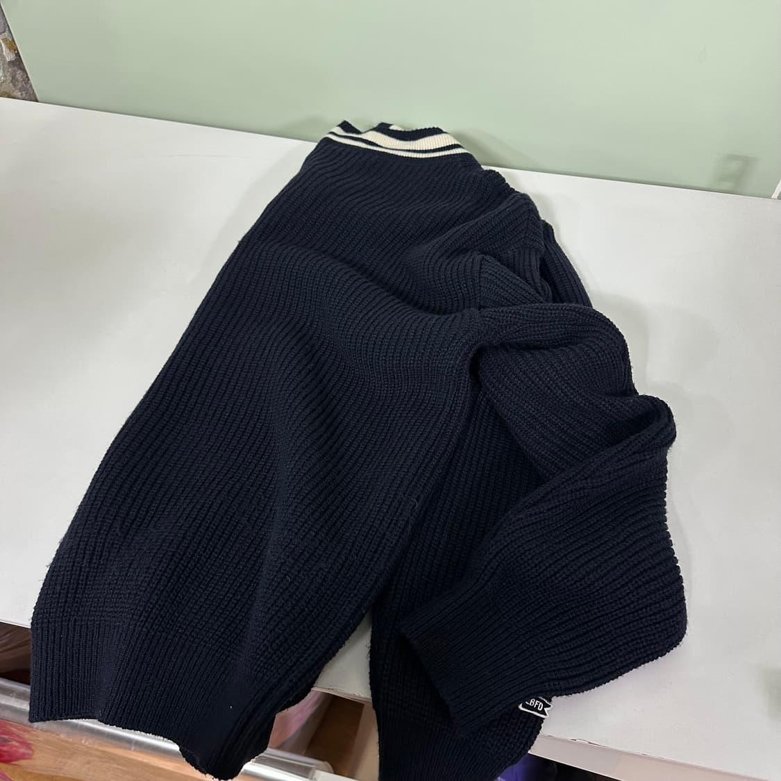 M 100 이벳필드 다크네이비 스쿨룩 브이넥니트 상품이미지5