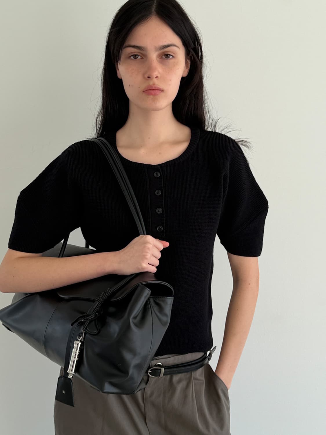 Puff Sleeve Henry Neck Knit Black 상품이미지3