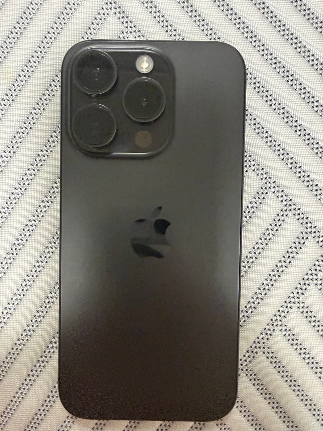 아이폰 15pro 블랙티타늄 상품이미지2