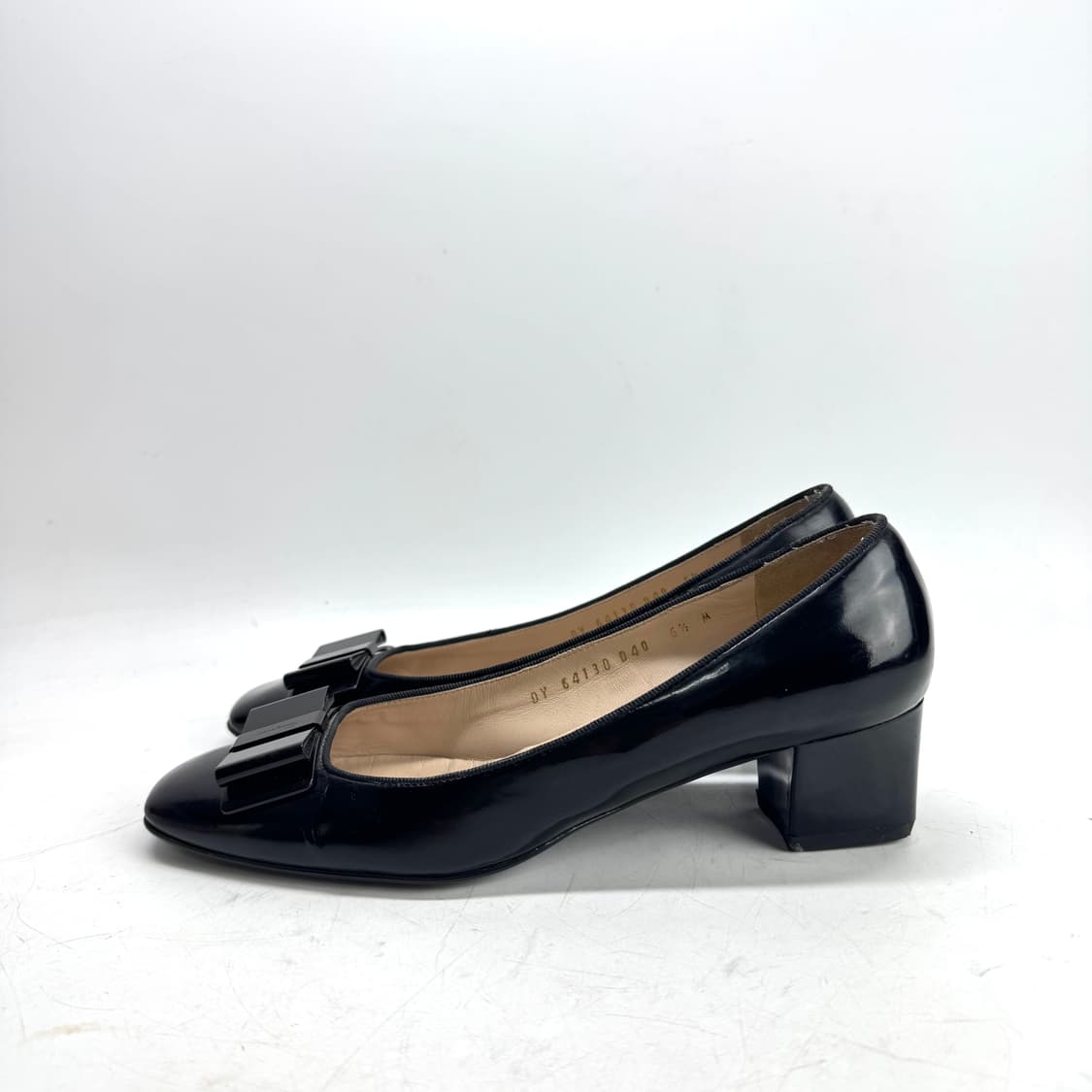 235) 페라가모 바라 에나멜 펌프스 힐 상품이미지2