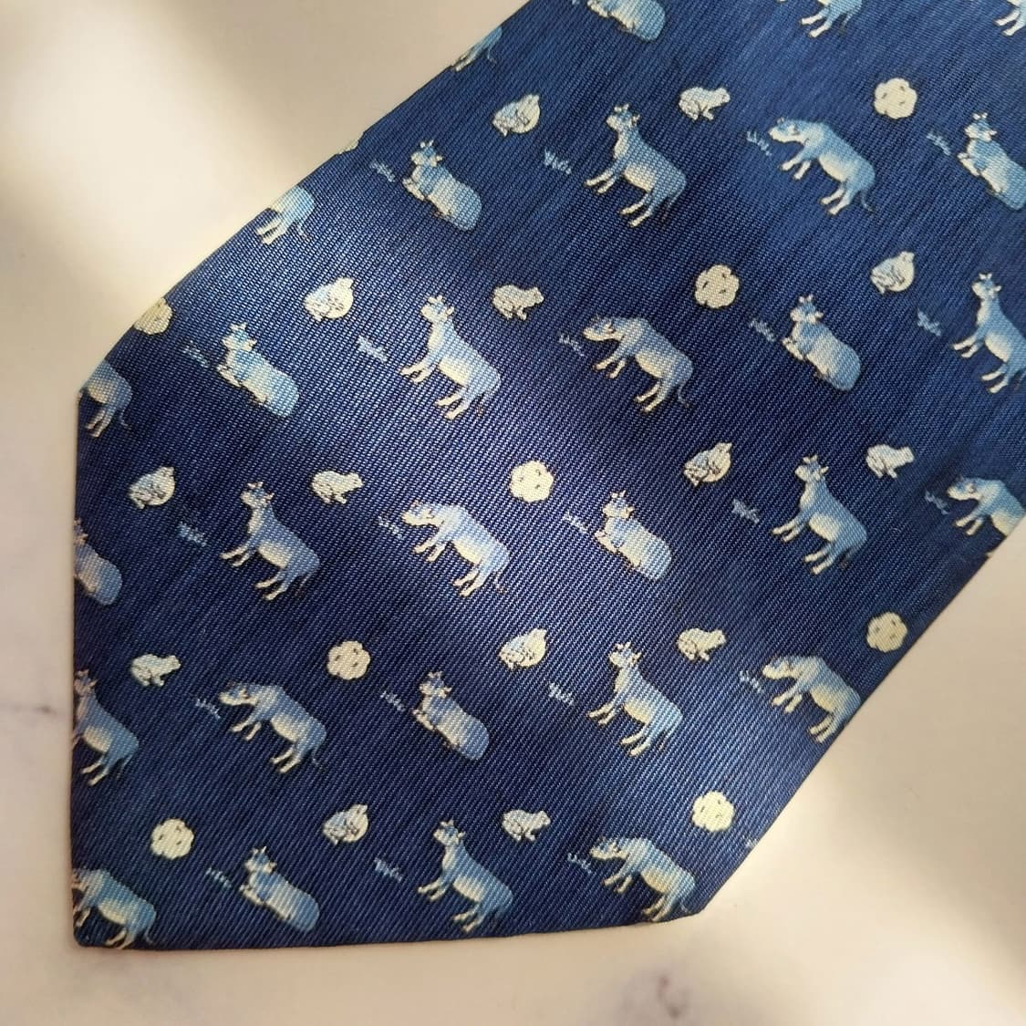 에르메스 네이비 동물 모티브 넥타이 9.5cm A+~A등급 K2467
 상품이미지5