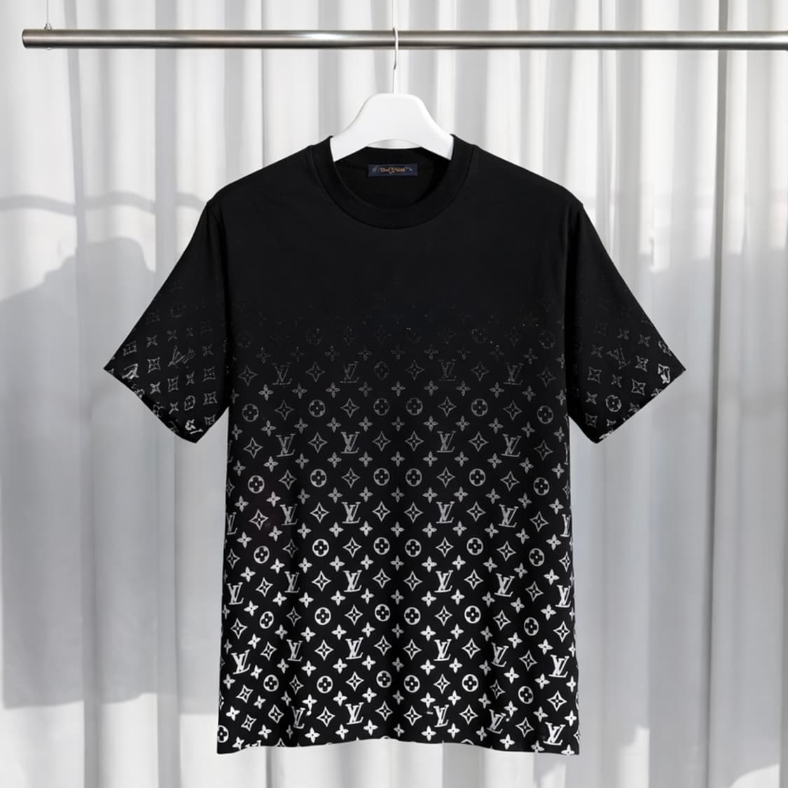 A+ / XL 루이비통 모노그램 그라디언트 반팔 티셔츠 백화점판 상품이미지1
