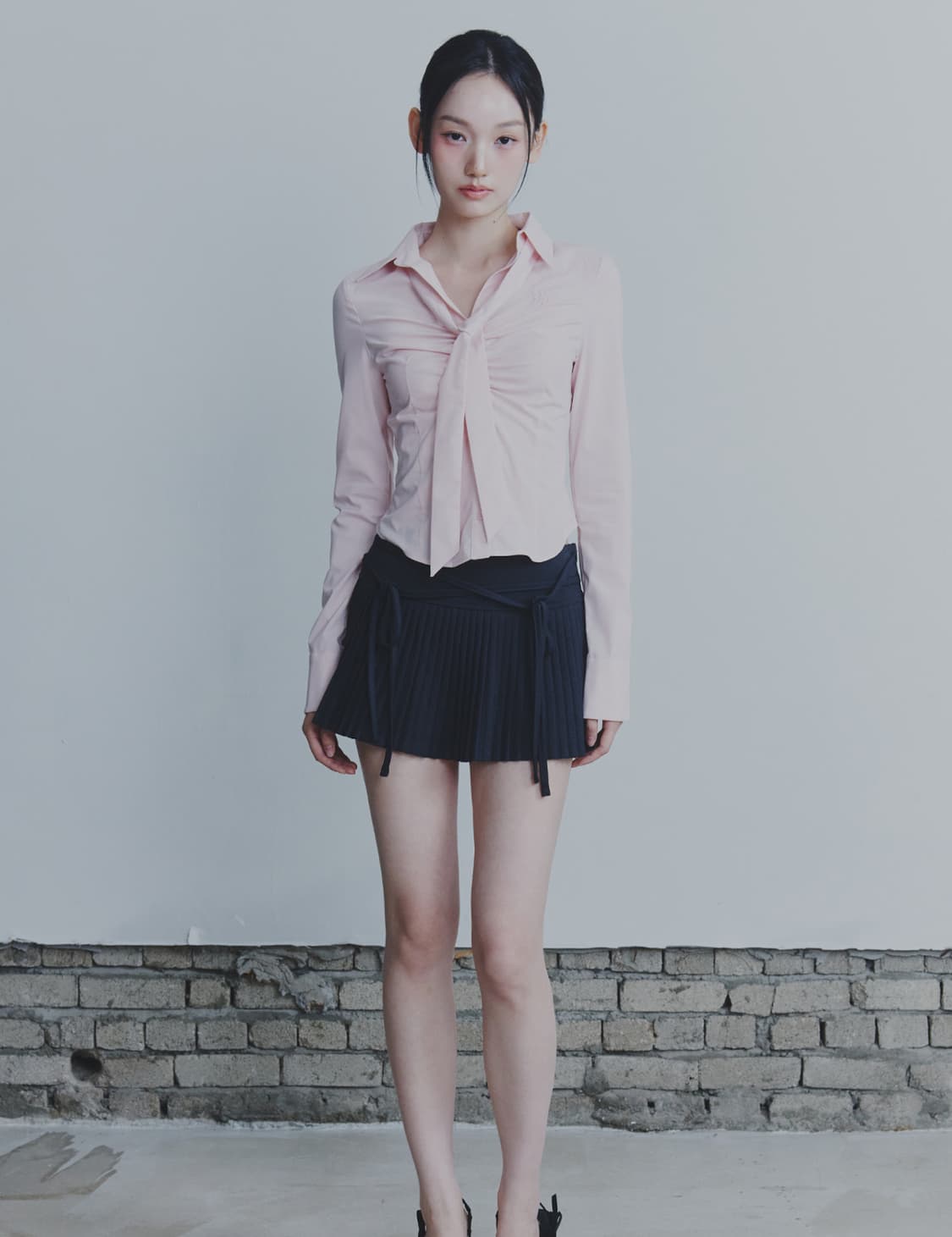 페인오어플레져 비비안 스카프 셔츠 핑크 닝닝 착용 상품이미지1