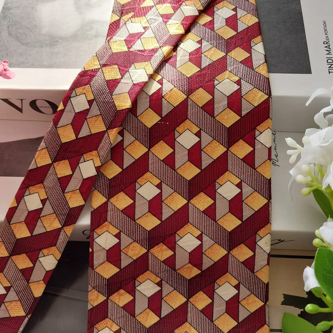 발망 버건디 지오메트릭 블록 실크 넥타이 9.8cm A등급 K1522
 상품이미지4