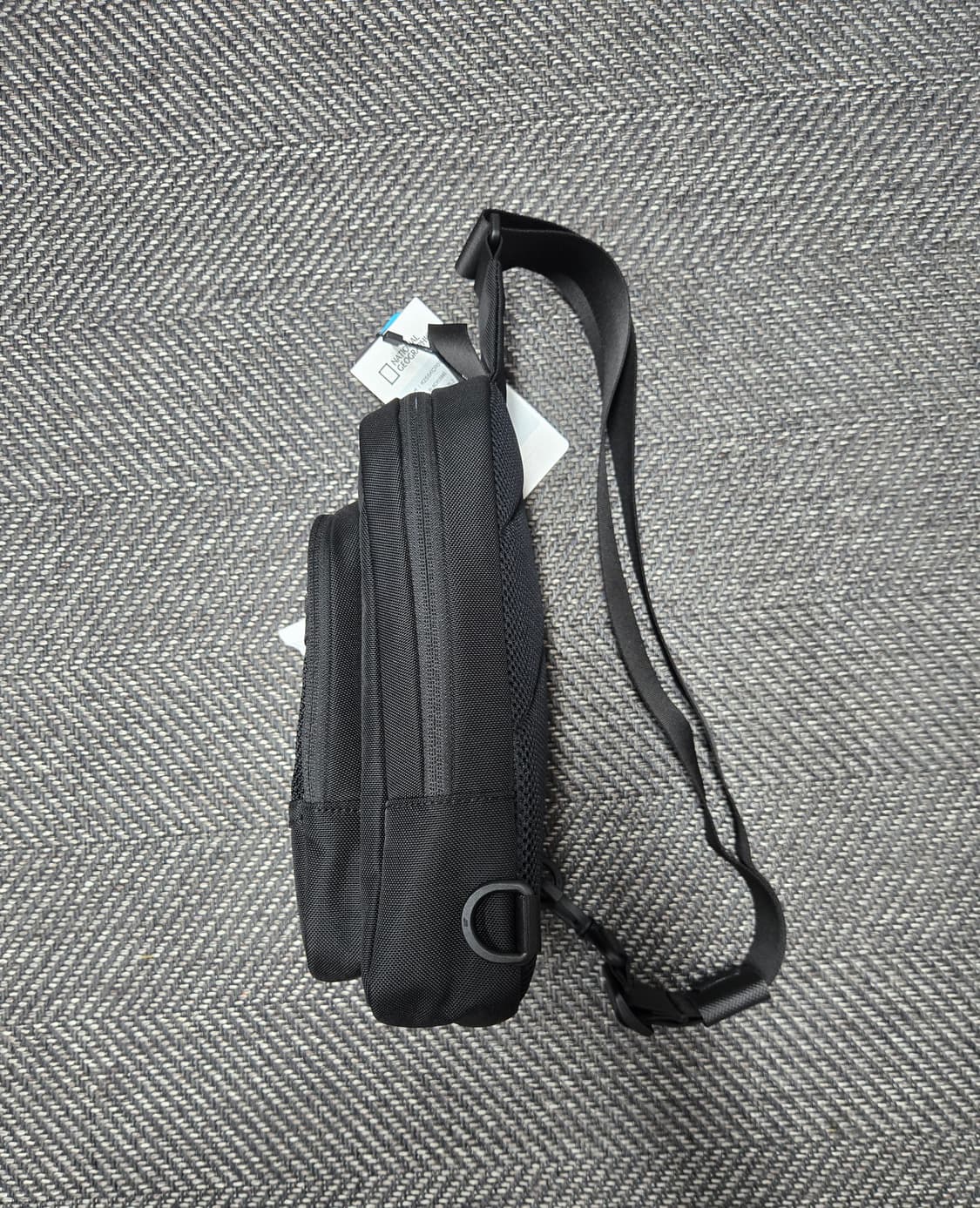 내셔널지오그래픽 블랙 슬링백 상품이미지3