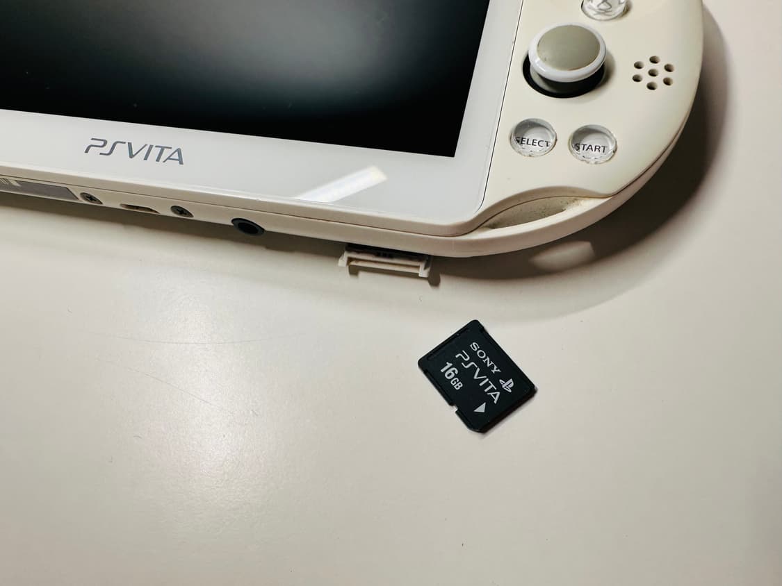 소니 PS VITA 플스비타 2세대 화이트 정발판 박스셋 판매 (닌텐도) 상품이미지10