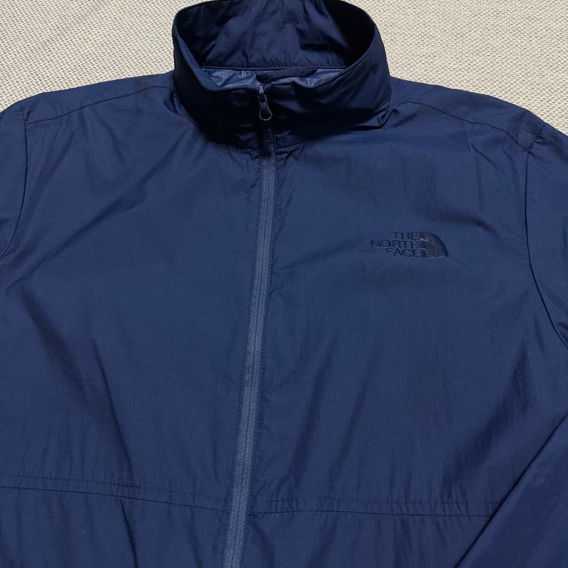 노스페이스 경량 바람막이 자켓 상품이미지2