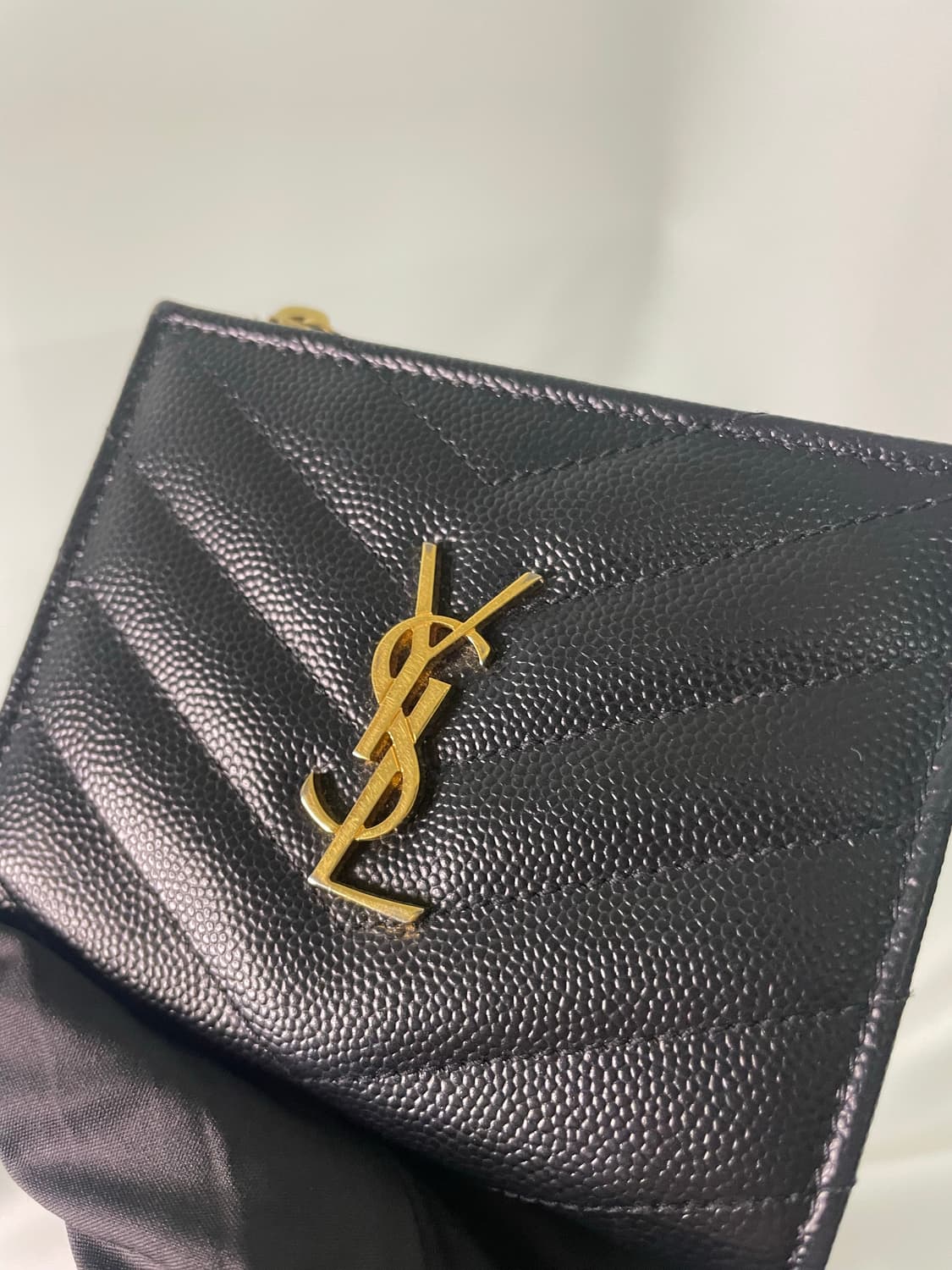 입생로랑 마틀라세 블랙 반지갑 금장 단품 상품이미지4