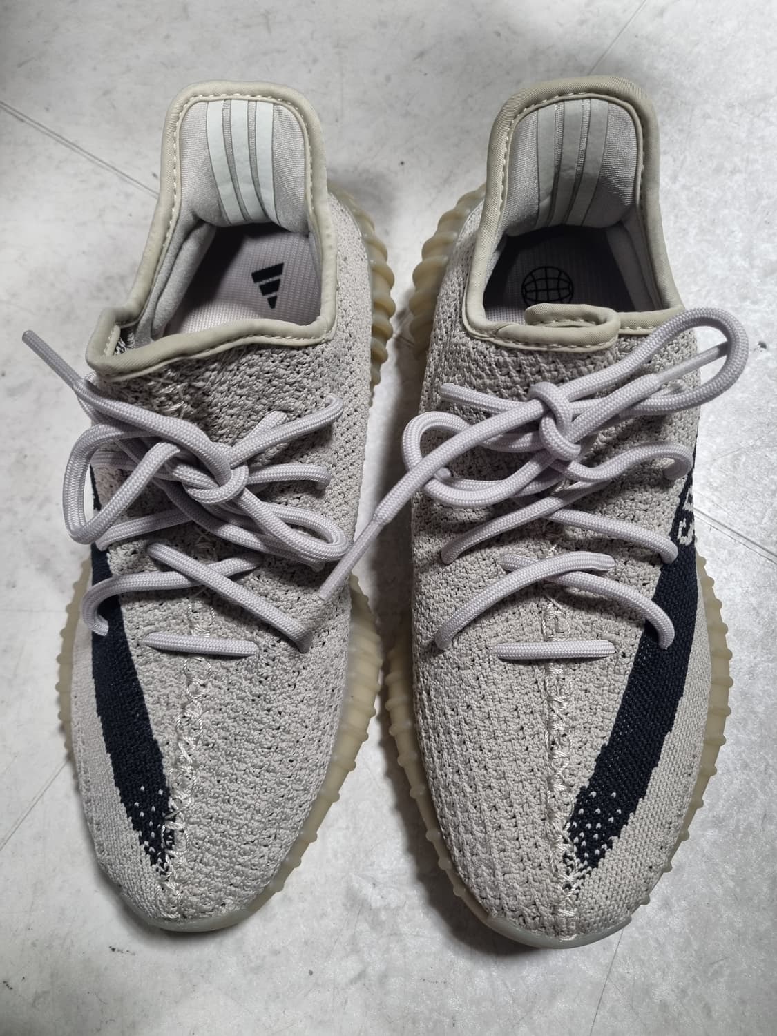 이지브스트 350V2 슬레이트 스니커즈 상품이미지1