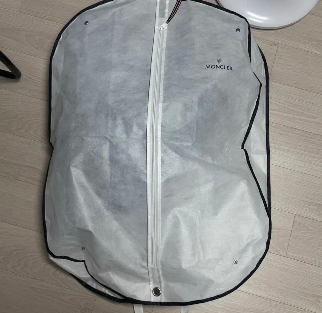몽클레어 니지마 패치 모노그램 패딩 자켓 블랙 1사이즈 상품이미지6