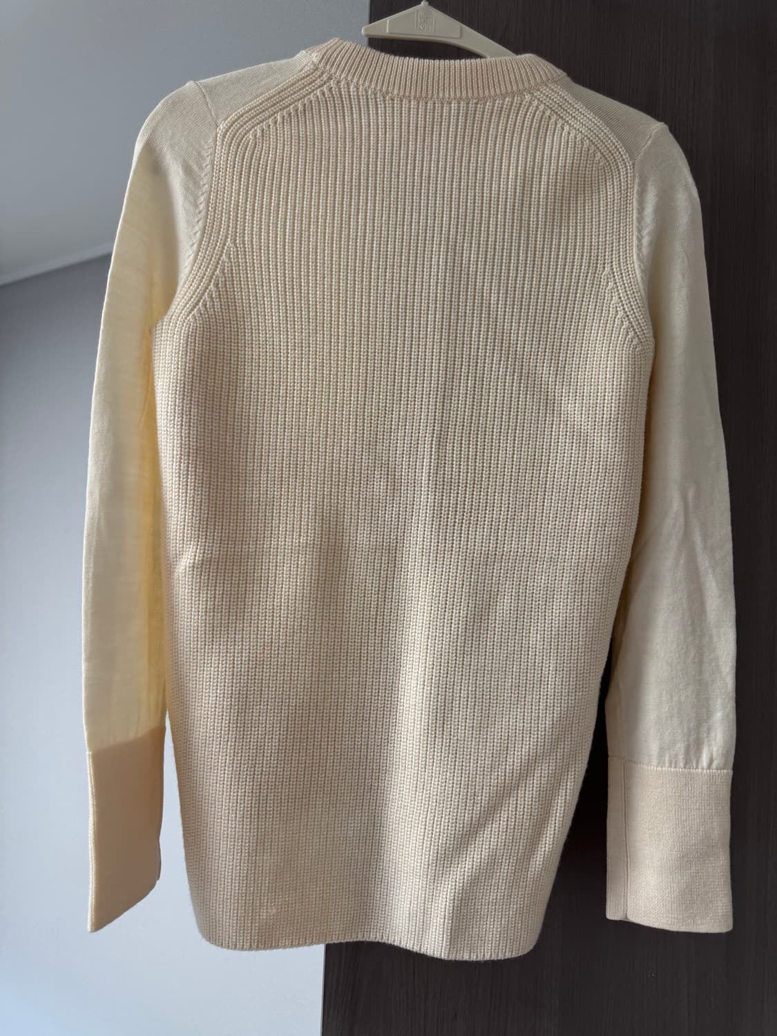 COS 코스 메리노 울 크루넥 니트 (크림/XS) 판매합니다 상품이미지2