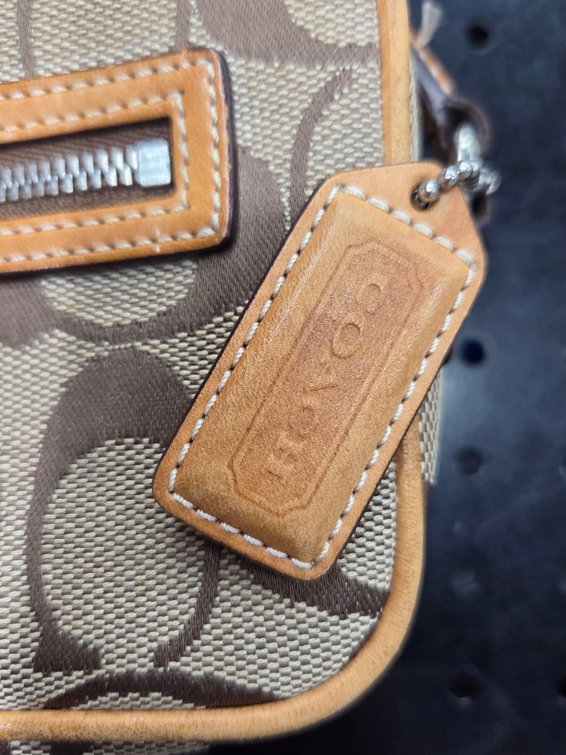 Coach 코치 베이지브라운 크로스백 상품이미지3