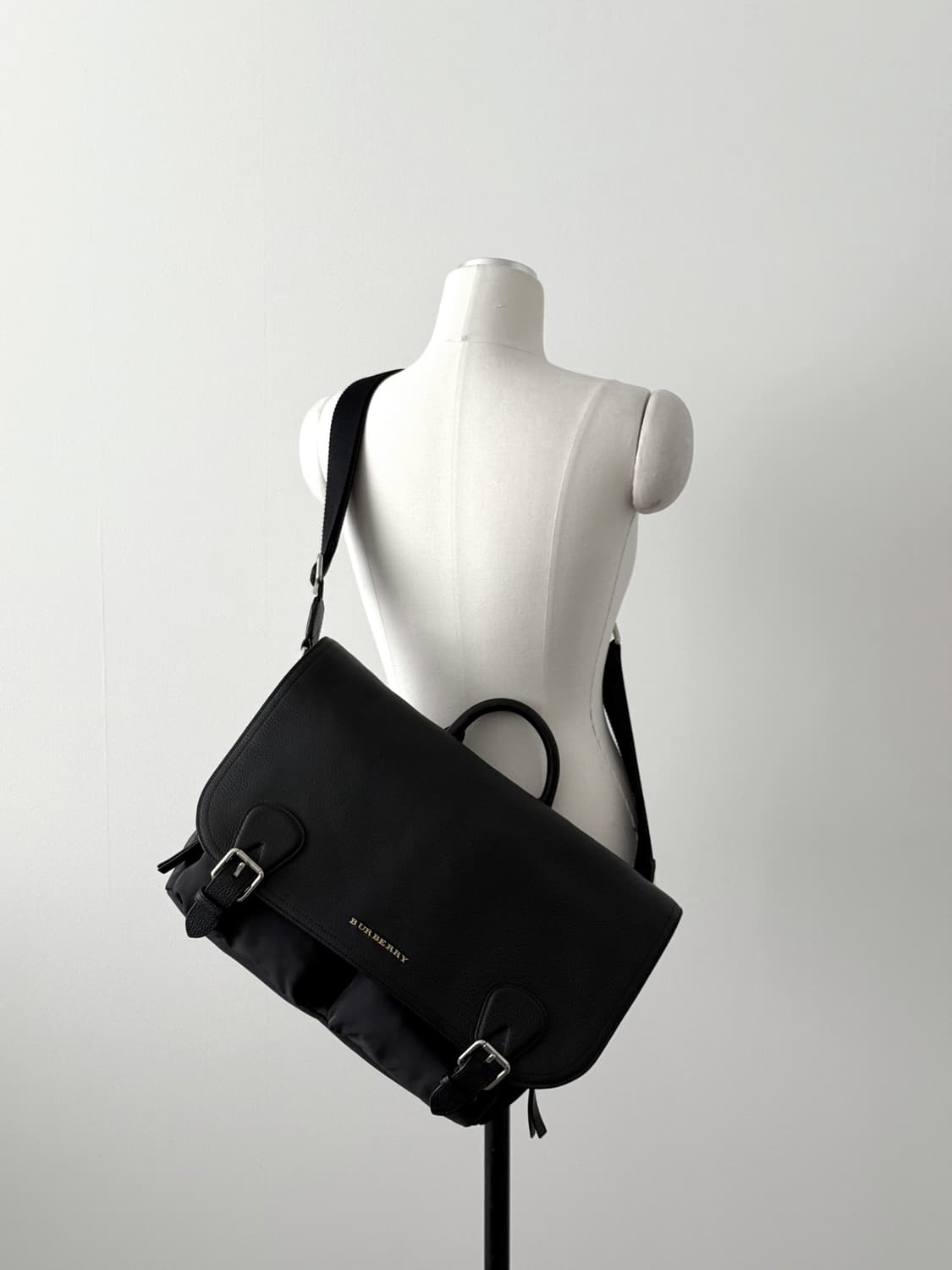 Burberry Leather & Nylon Messenger Bag 상품이미지1