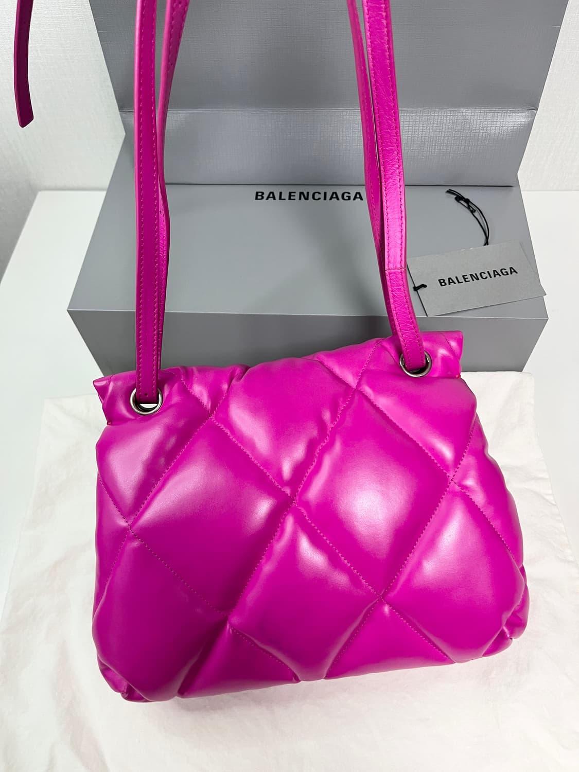 정품 발렌시아가 퀄팅 숄더백 상품이미지2