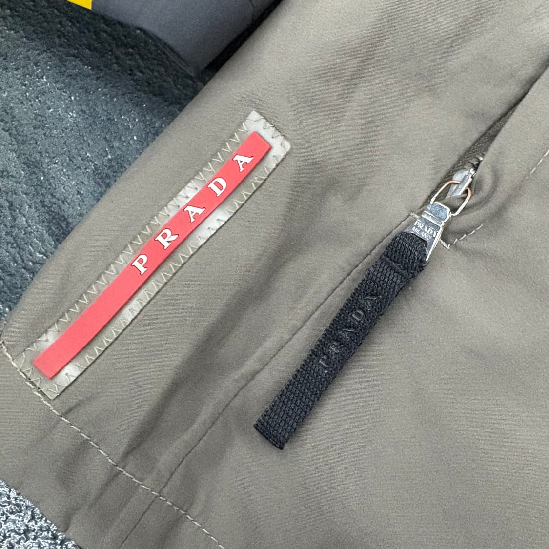 (100)프라다고어텍스바람막이 상품이미지3