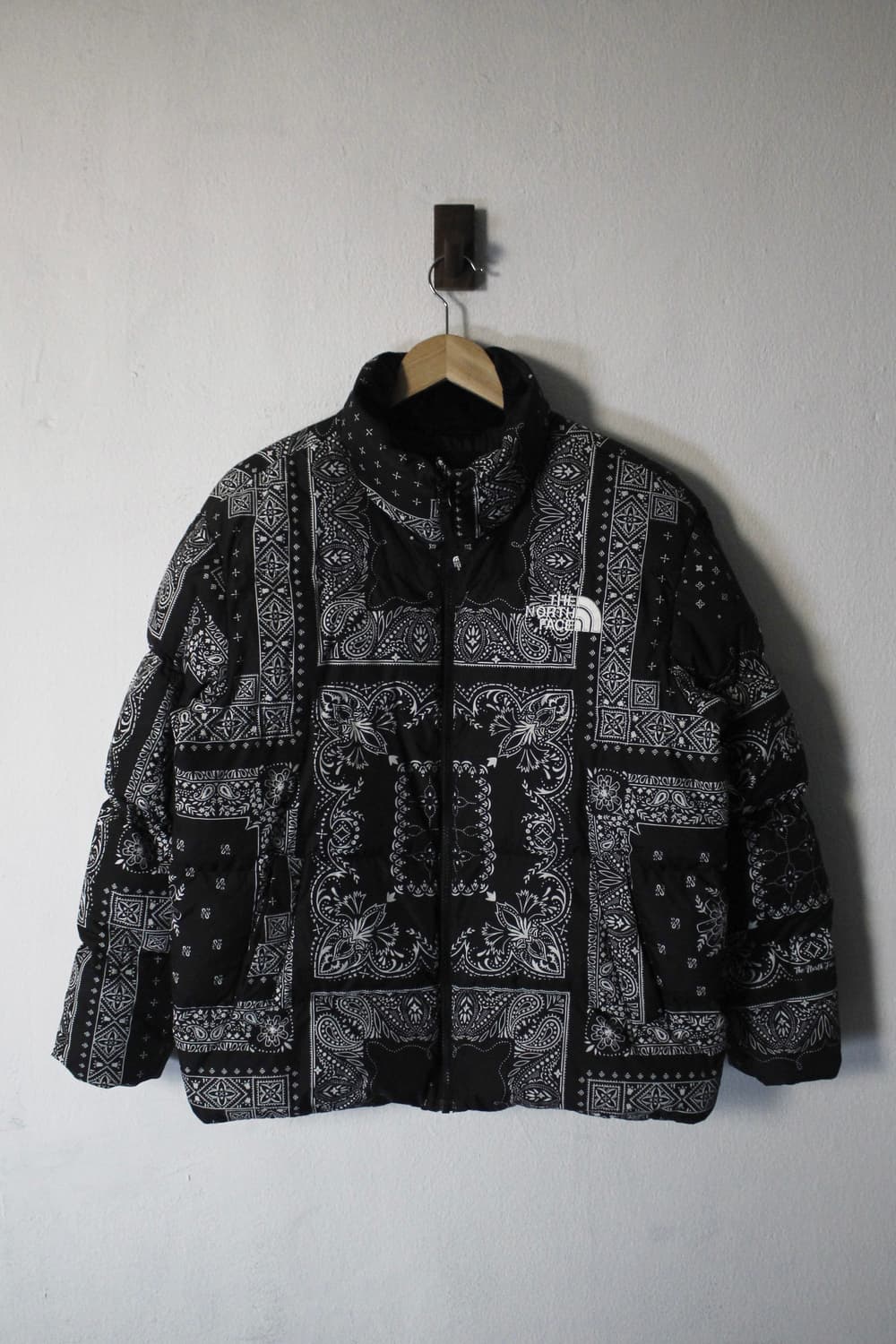 노스페이스TheNorthFace Paisley Nuptse 상품이미지1