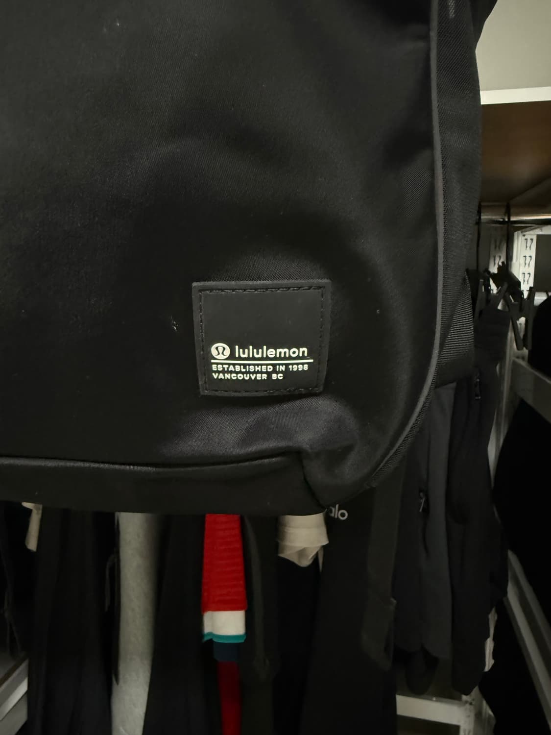 룰루레몬 더블집 백팩 22L 블랙 상품이미지2