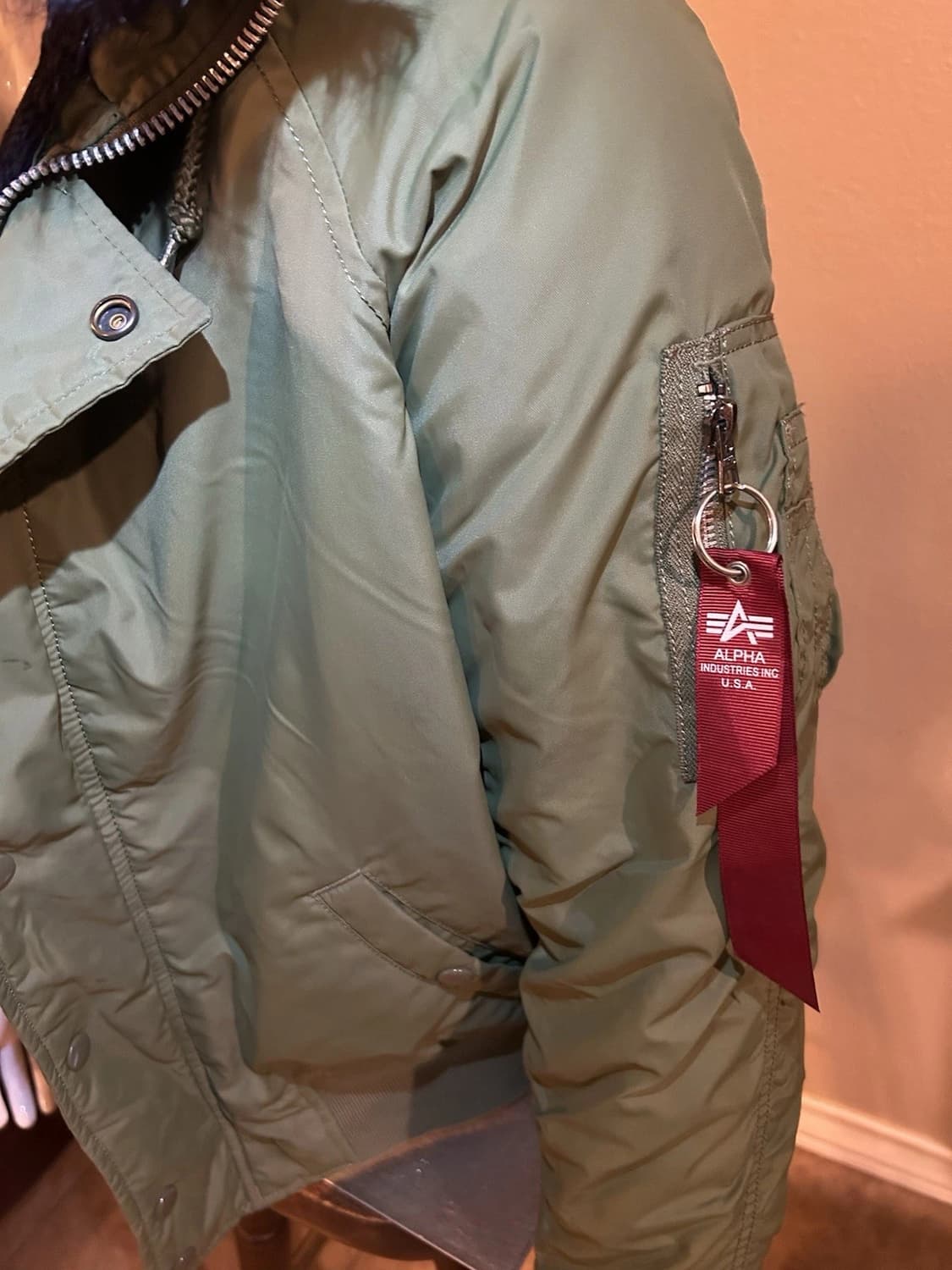 알파 인더스트리 N-2B 파카 올리브 상품이미지5