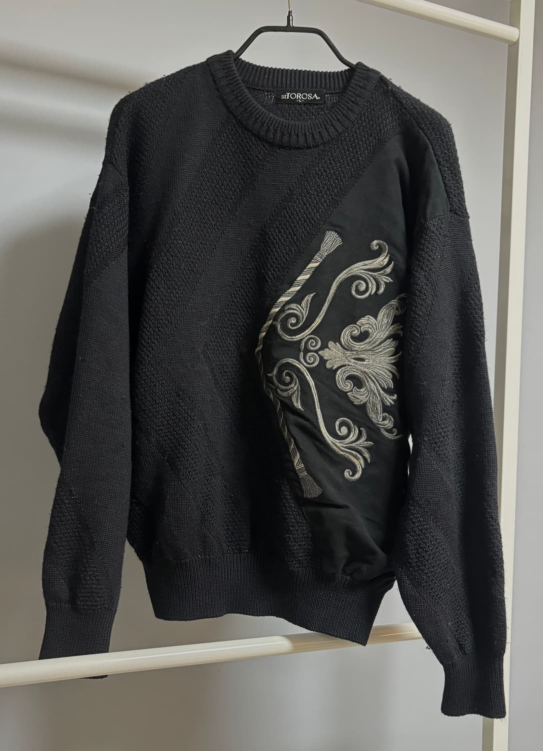 빈티지 패턴 니트 블랙 상품이미지1