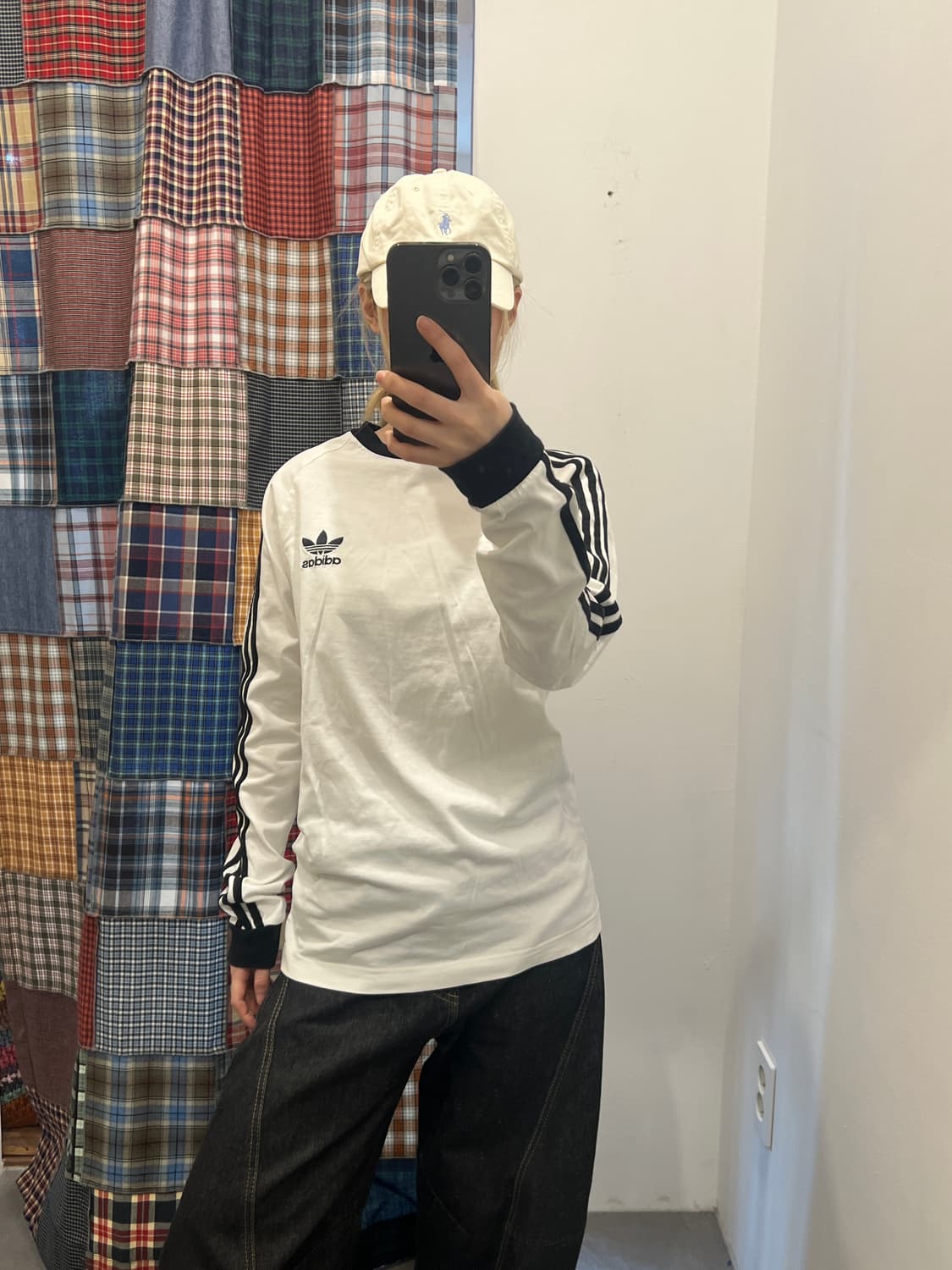 아디다스 블랙 앤 화이트 롱 슬리브 상품이미지1