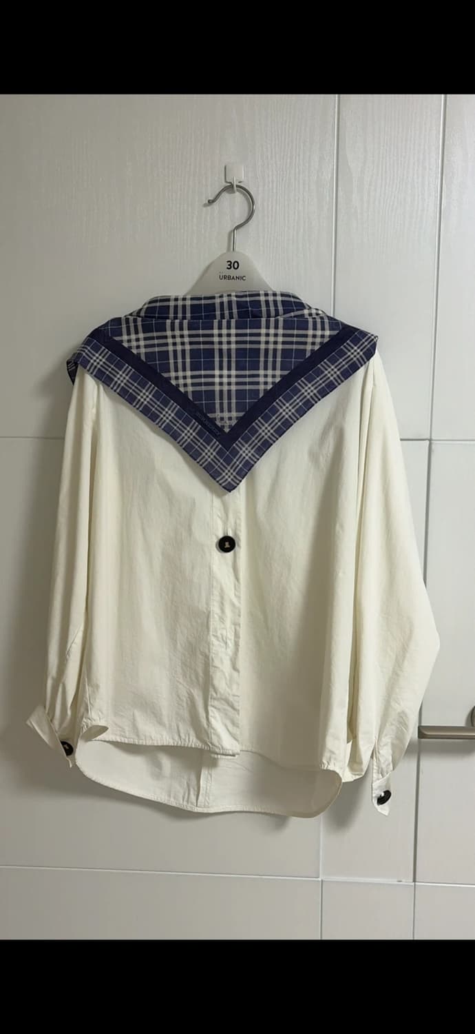 버버리 쁘띠스카프겸 반다나 정품 상품이미지5