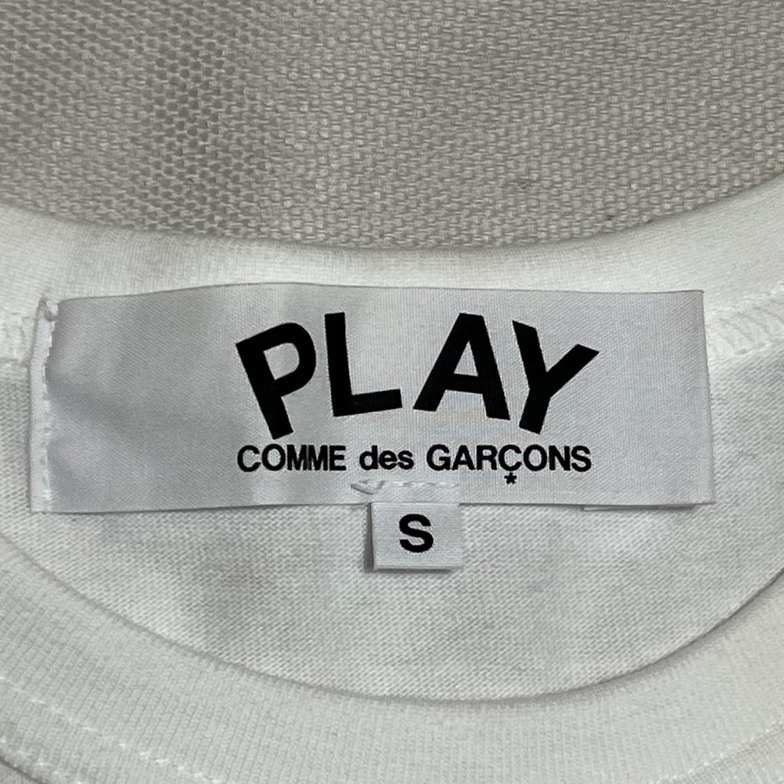 S 꼼데가르송 하트 와펜 티셔츠 상품이미지3