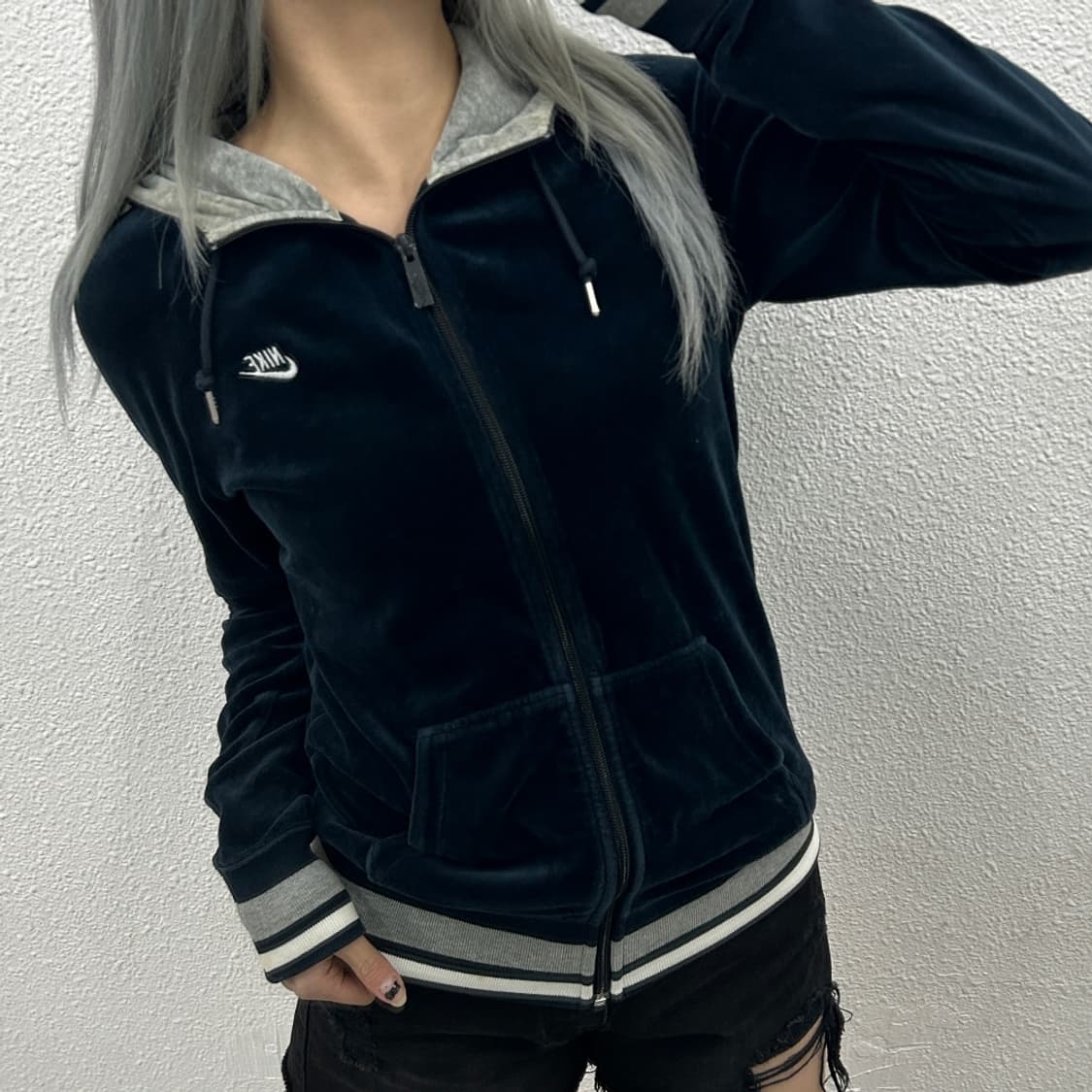 나이키 미니로고 네이비 벨벳 후드집업 L 상품이미지1