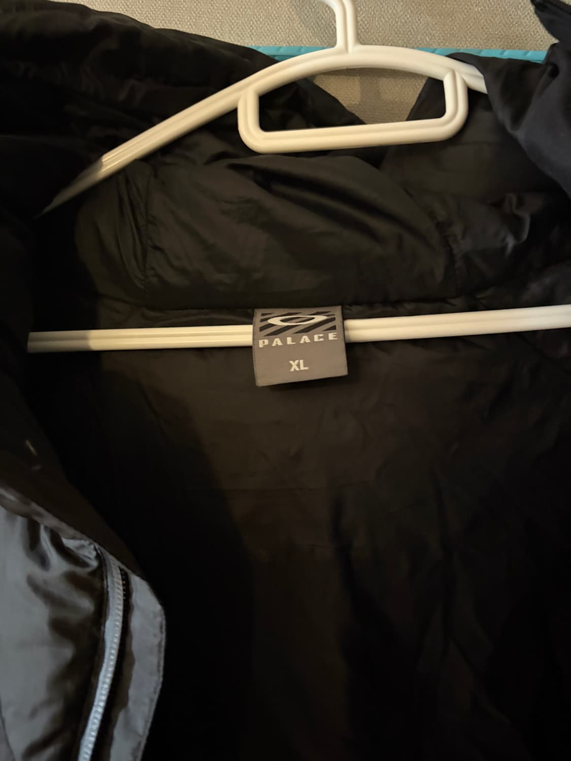 팔라스 오클리 푸파 패딩 xl 판매합니다. 상품이미지4